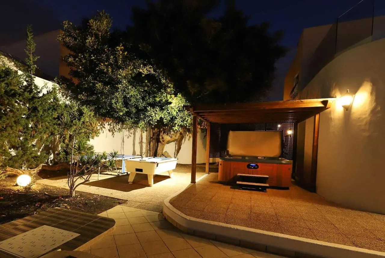Cancilla Puerto del Carmen  Villa